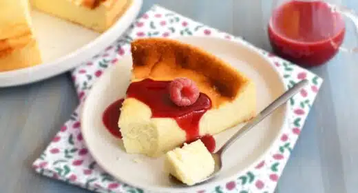 Gâteau au fromage blanc et coulis de framboise - 3220