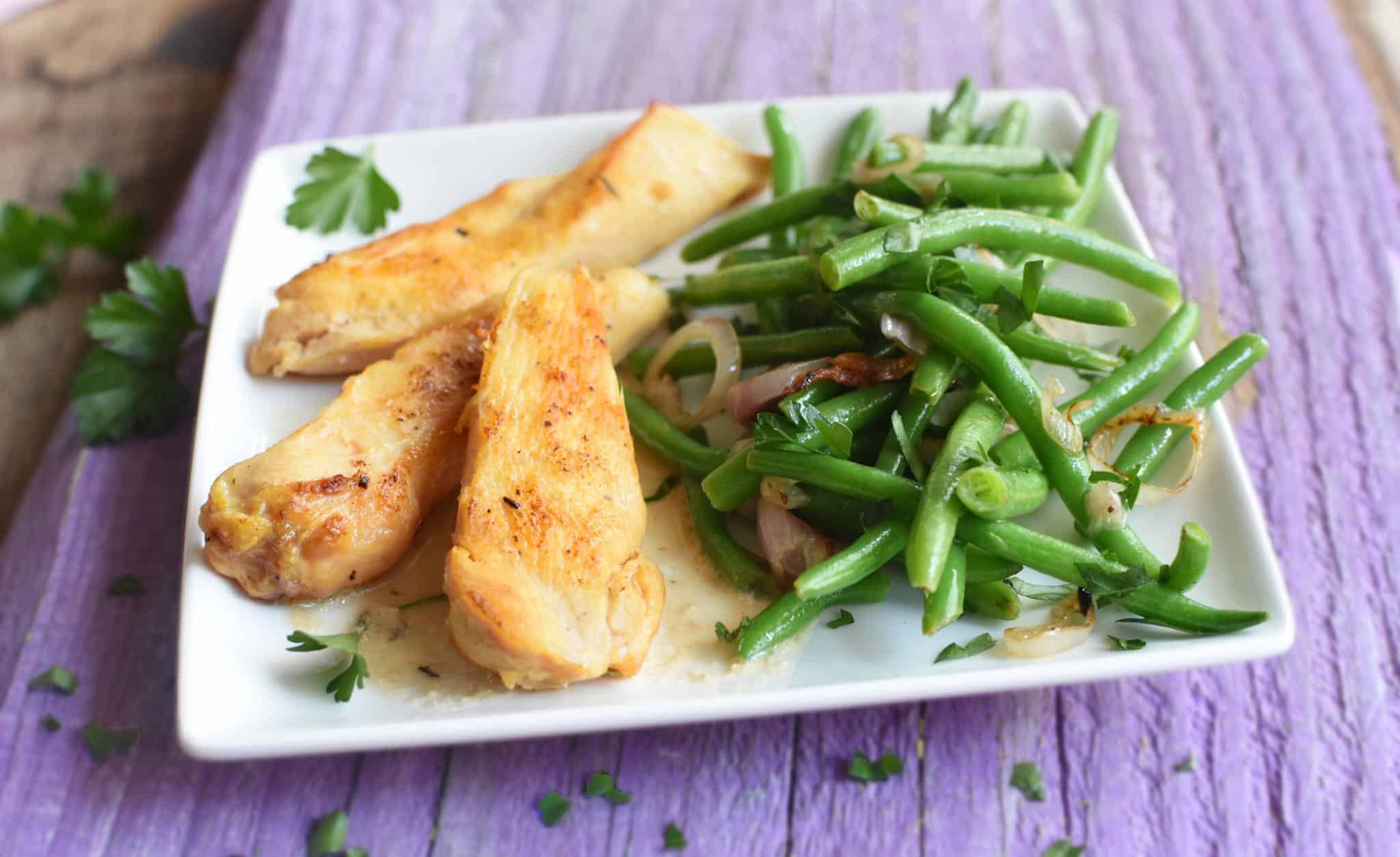 Fricassée de volaille aux haricots verts, image size:2048x1253