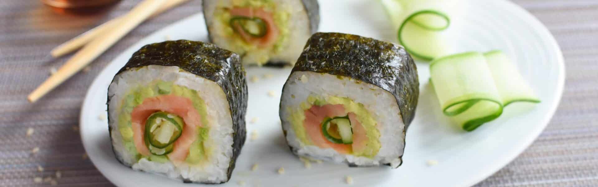 Makis au saumon, concombre et avocat - 3111