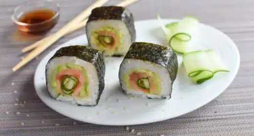 Makis au saumon, concombre et avocat - 3111