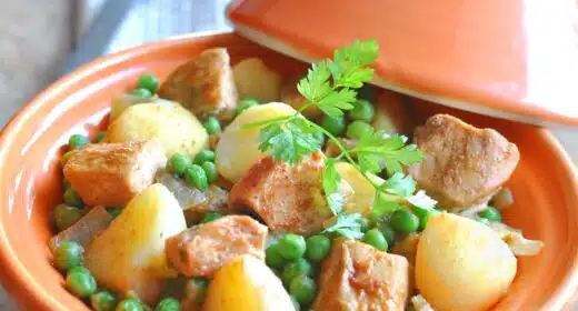 Tajine de poulet  aux  pommes de terre et petits pois - 3135