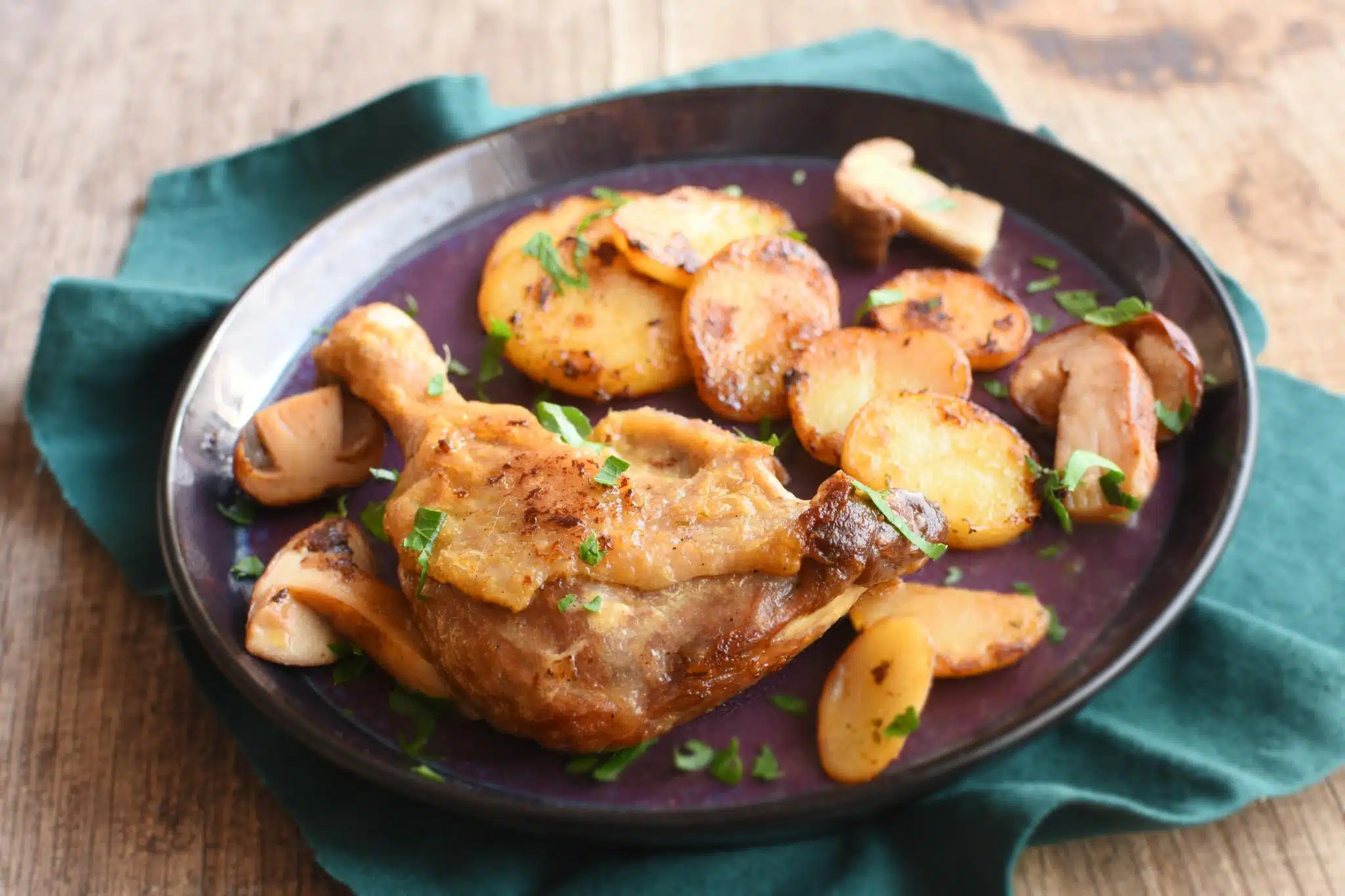 Cuisses de canard et pommes de terre forestières healthy - Recette Plat