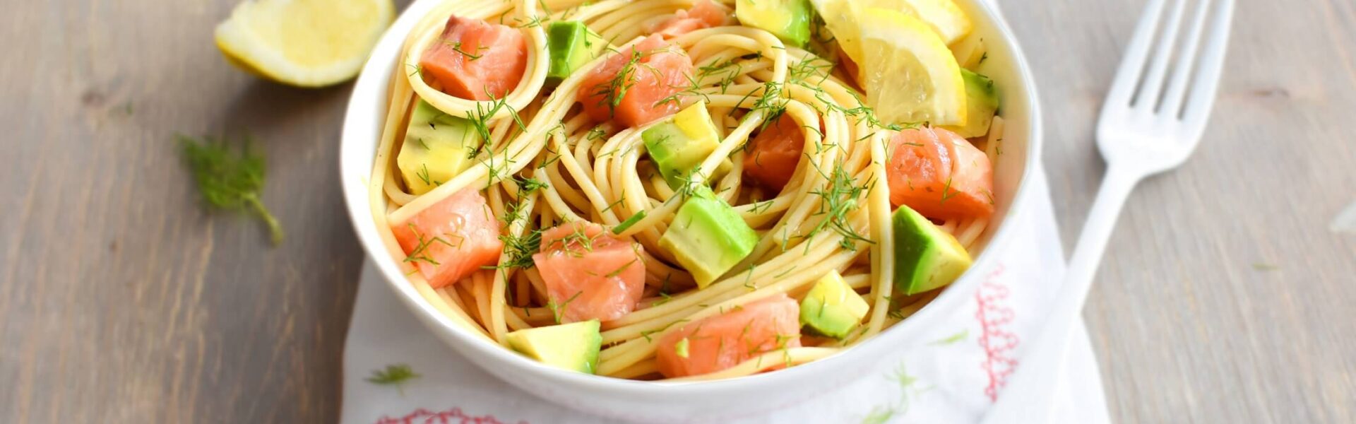 Salade de pâtes au saumon et avocat - 3222