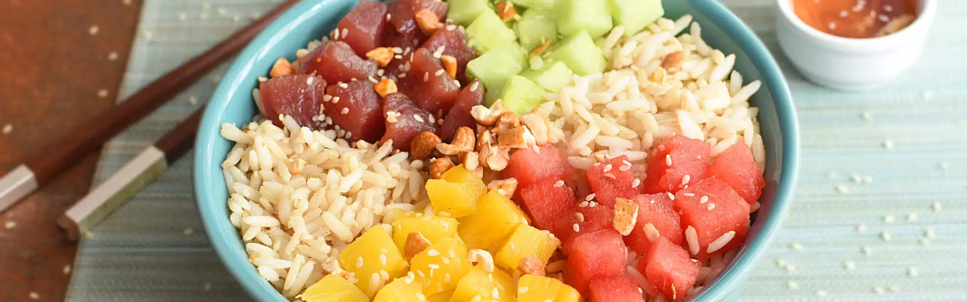 Poke bowl thon, pastèque, concombre et mangue - 3211