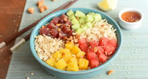 Poke bowl thon, pastèque, concombre et mangue - 3211